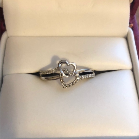 Diamond ring - Picture 2 of 3